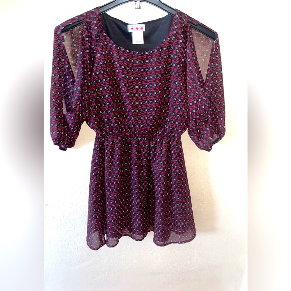 Cold shoulder geometric/flower burgundy dress from three pink hearts